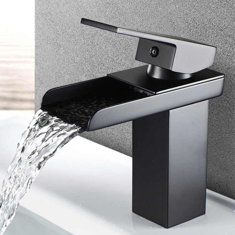 Miscelatore del bacino della maniglia del singolo foro della cascata di acciaio inossidabile SUS304 singolo in Chrome Matte Black