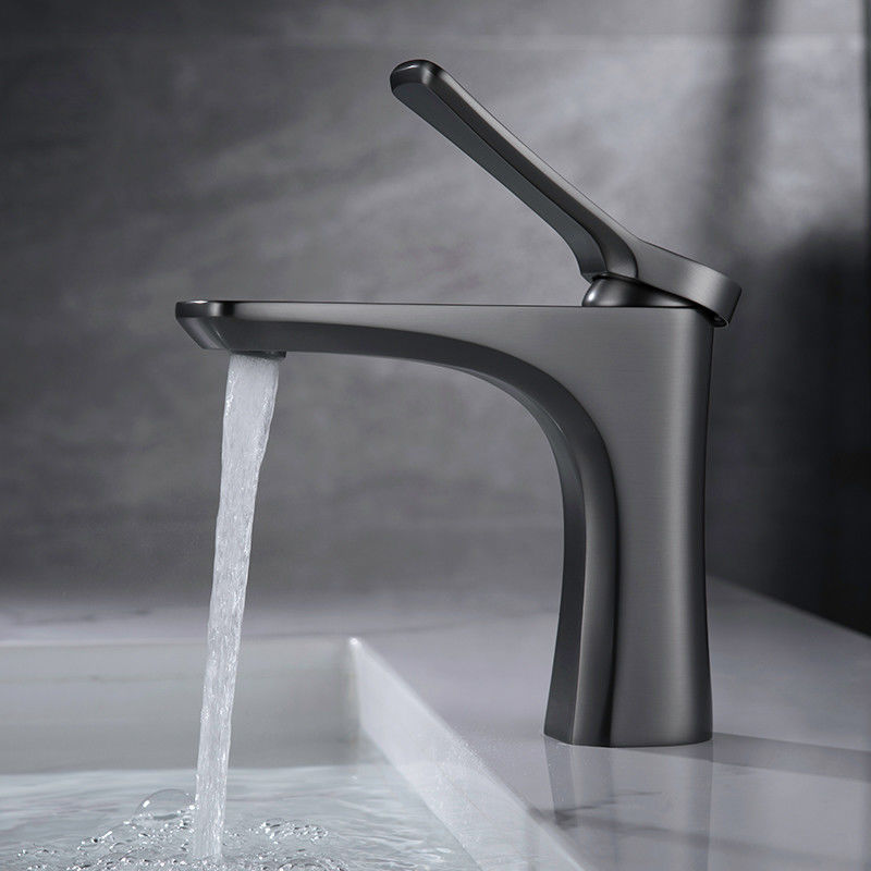 Singolo miscelatore del bacino della maniglia del singolo foro moderno d'ottone in Chrome Matte Black Gold Grey