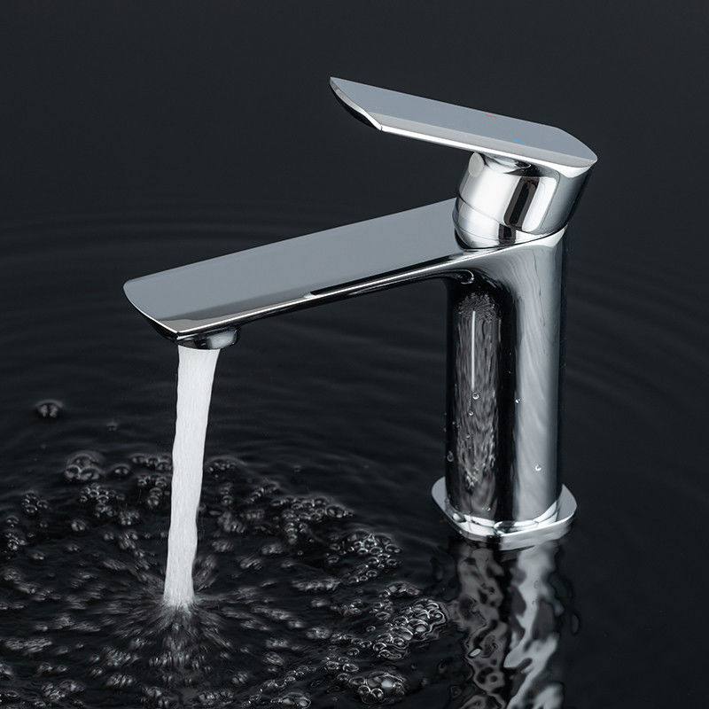 Singolo miscelatore del bacino della maniglia del singolo foro moderno d'ottone in Chrome Matte Black Gold Grey