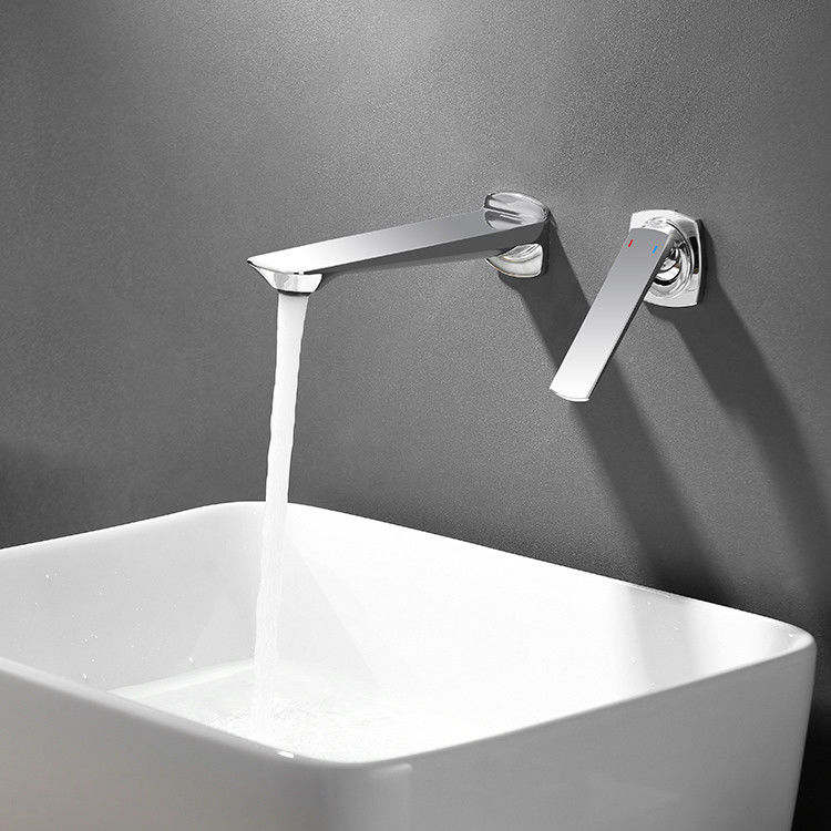 Singolo miscelatore fissato al muro moderno d'ottone del bacino della maniglia in Matte Black Chrome Gold Grey