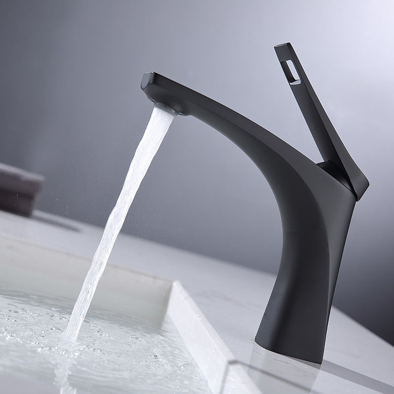 Singolo miscelatore del bacino della maniglia del singolo foro moderno d'ottone in Chrome Matte Black Gold Grey